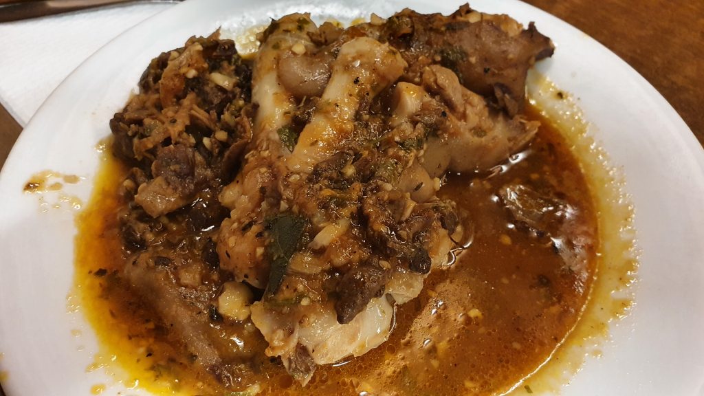 Peus de porc amb gírgoles de Can Ros